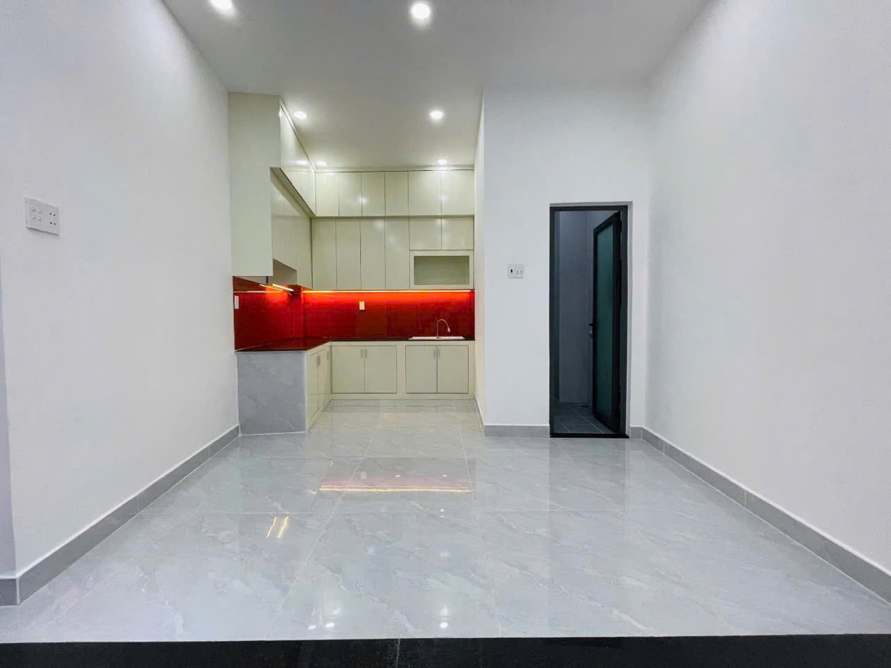  LÊN SÓNG CĂN NHÀ MỚI SIÊU DIỆN TÍCH - VẠN KIẾP - DTSD 96m2 - SÁT MẶT TIỀN - GIÁP RANH PHỐ ẨM THỰC PHAN XÍCH LONG 