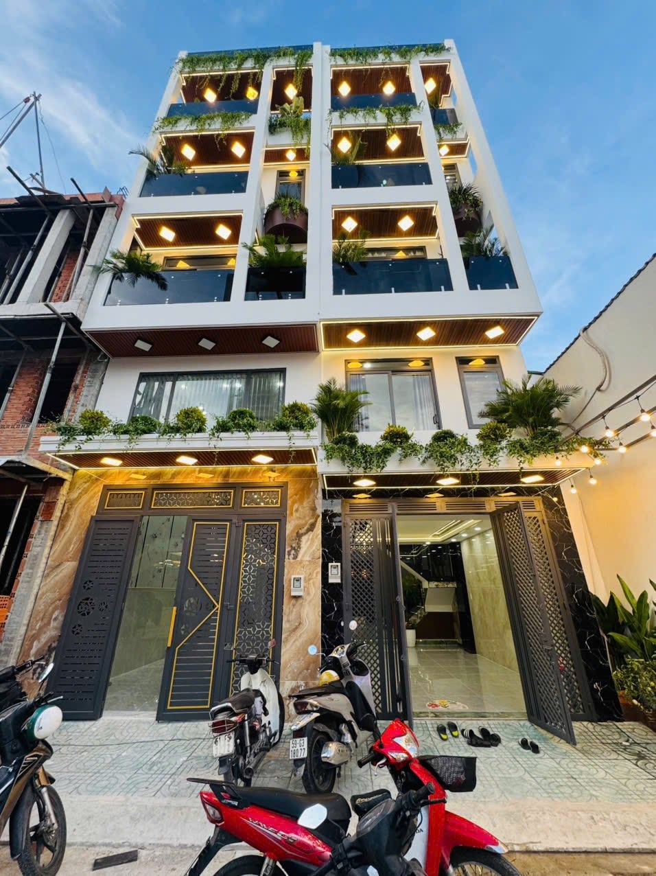  BÁN NHÀ QUẬN 12- DƯƠNG THỊ MƯỜI
SIÊU PHẨM SONG SINH SIÊU ĐẸP, 5 TẦNG, 70M2 (4.5X16), SỔ VUÔNG VỨC , 8.7 TỶ 