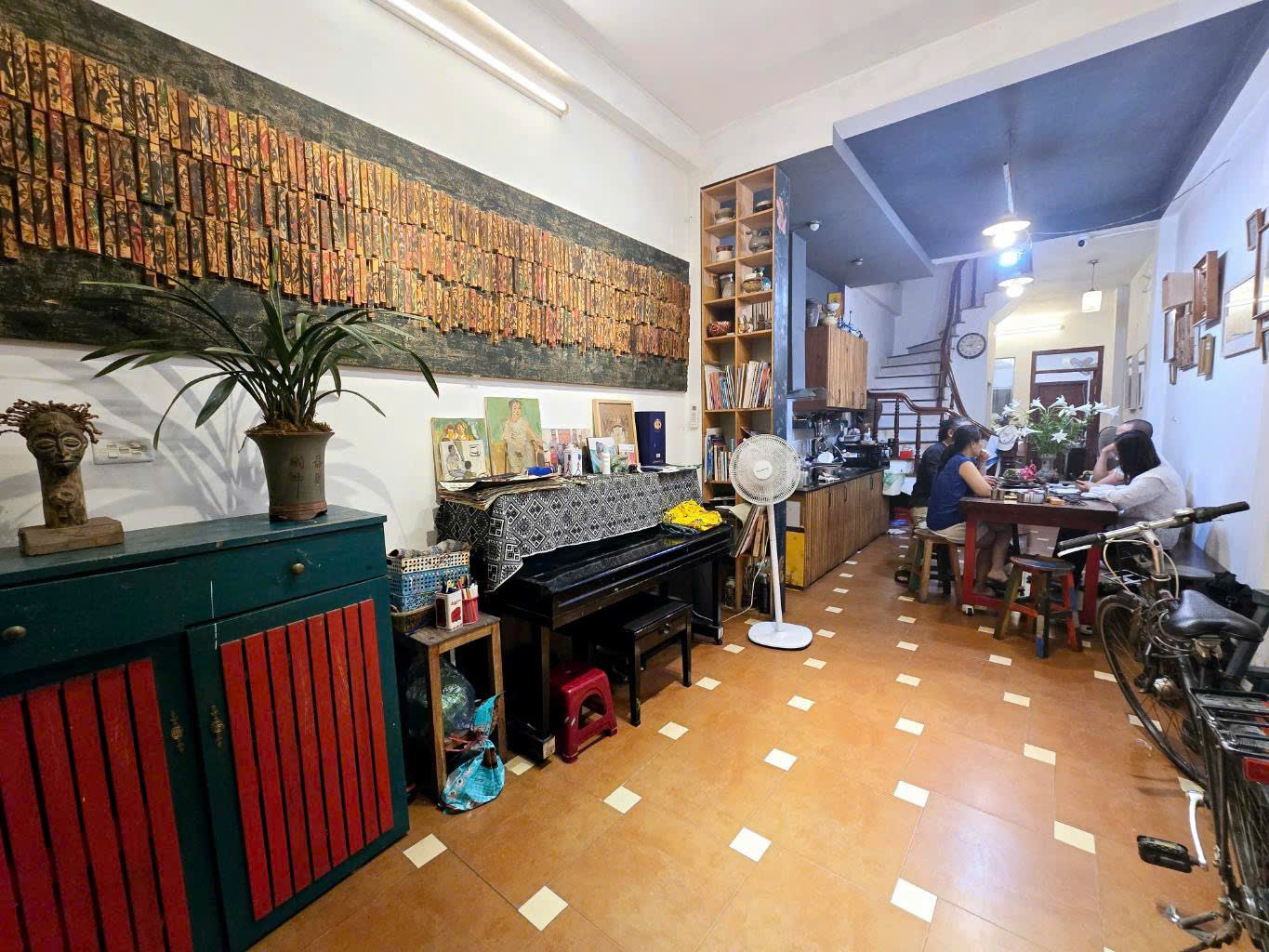  NHÀ HOÀNG ĐẠO THÀNH – NGÕ THÔNG – Ô TÔ GẦN NHÀ – 2 MẶT THOÁNG – CÓ Ô CHỜ THANG MÁY
DT: 64/70m² – 4.5 tầng  Giá: 12.9 tỷ 