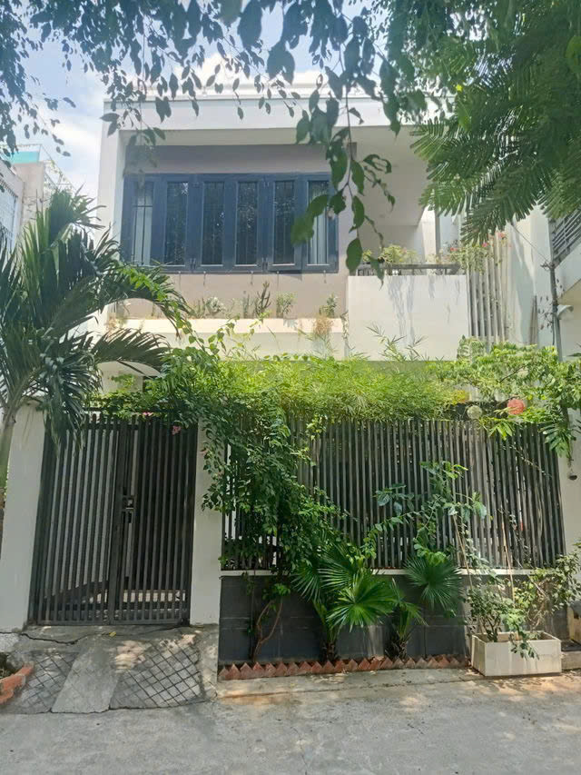  Bán nhà cách mặt tiền vườn lài 30m2, phường an phú đông, q12, nhà thông thoáng sạch sẽ, sổ vuông, DT:57m2, giá  5 tỷ. 