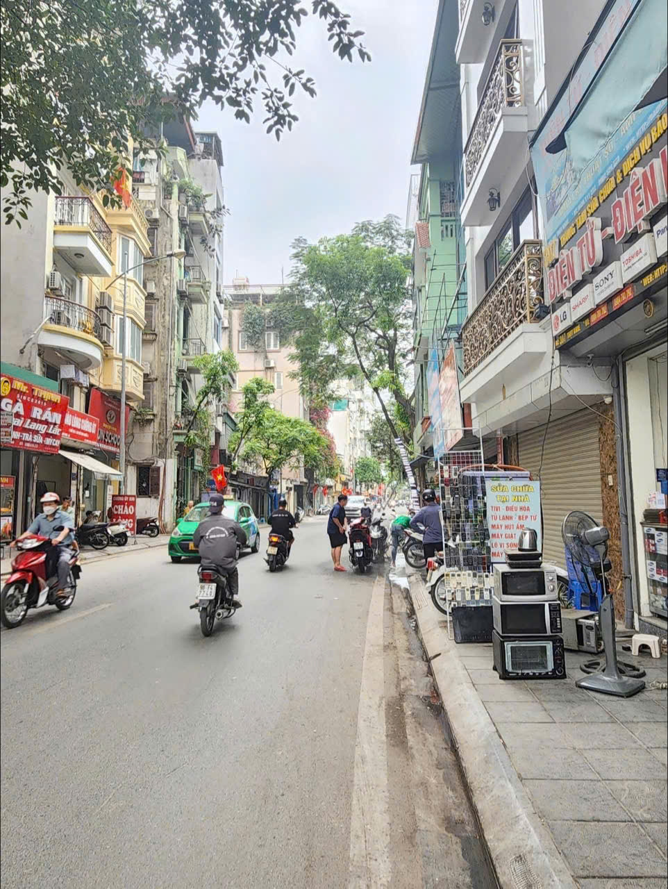  siêu phẩm 2 mặt phố,vỉa hè kinh doanh tấp nập,ba bước ra tây hồ,96m2,5T,nhỉnh 28 tỷ 