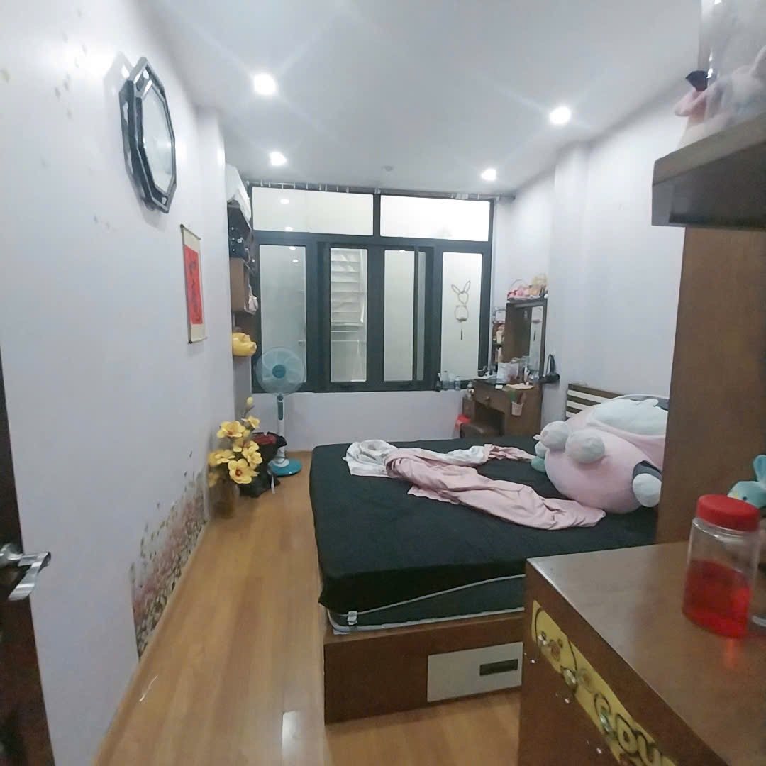  Bán nhà mặt ngõ kinh doanh phố Nguyễn Lương Bằng, Đống Đa, hai thoáng, 20m, 4 tầng, 3.8 tỷ 