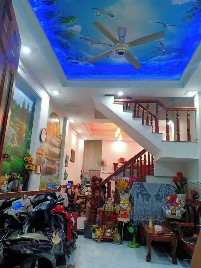  Bán nhà 3 Tầng ngay Trung Tâm Dĩ An,Gần trường THPT Dĩ An,đường 2 ô tô 