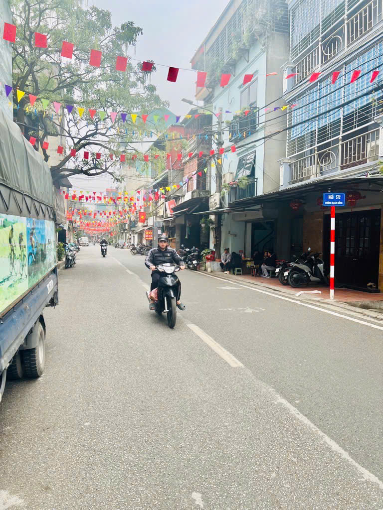  MẶT PHỐ BẠCH ĐẰNG KINH DOANH SẦM UẤT - ÔTÔ TRÁNH. 