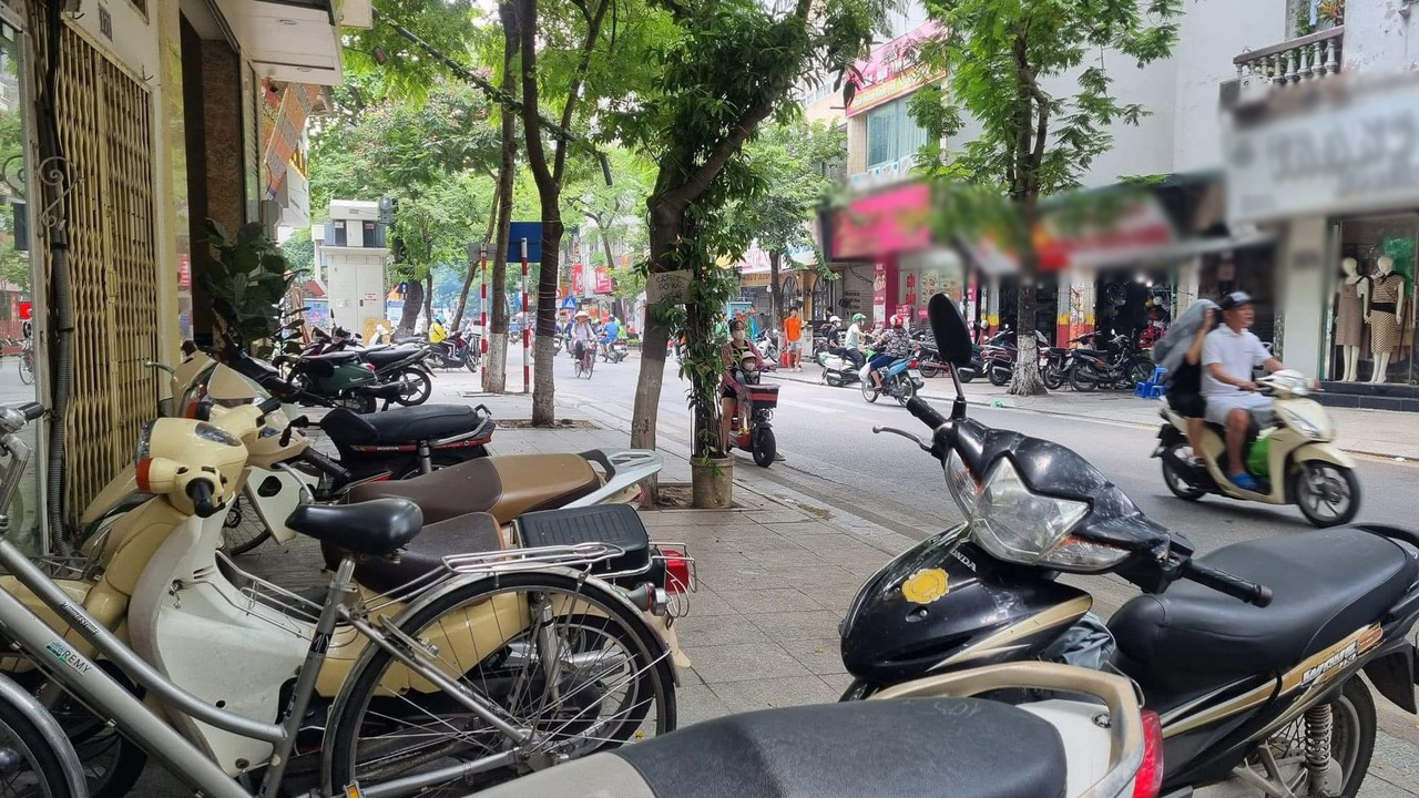  SIÊU PHẨM MẶT PHỐ ĐỘI CẤN KINH DOANH SIÊU ĐỈNH 18 TỶ MẶT TIỀN 4M 