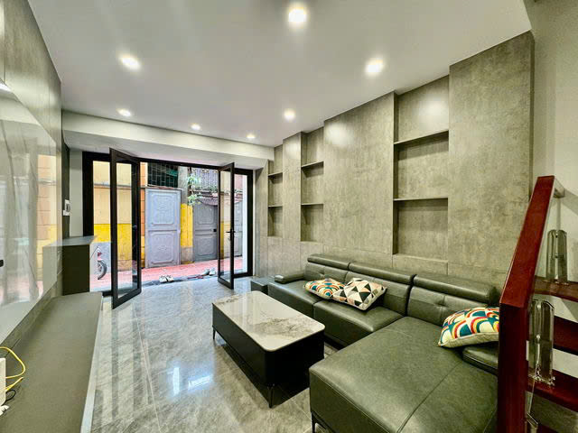  NHÀ ĐẸP DÂN XÂY Đàm Quang Trung 42m2,4 tầng, mặt tiền 3.5m, 8.6 tỷ Long Biên. 