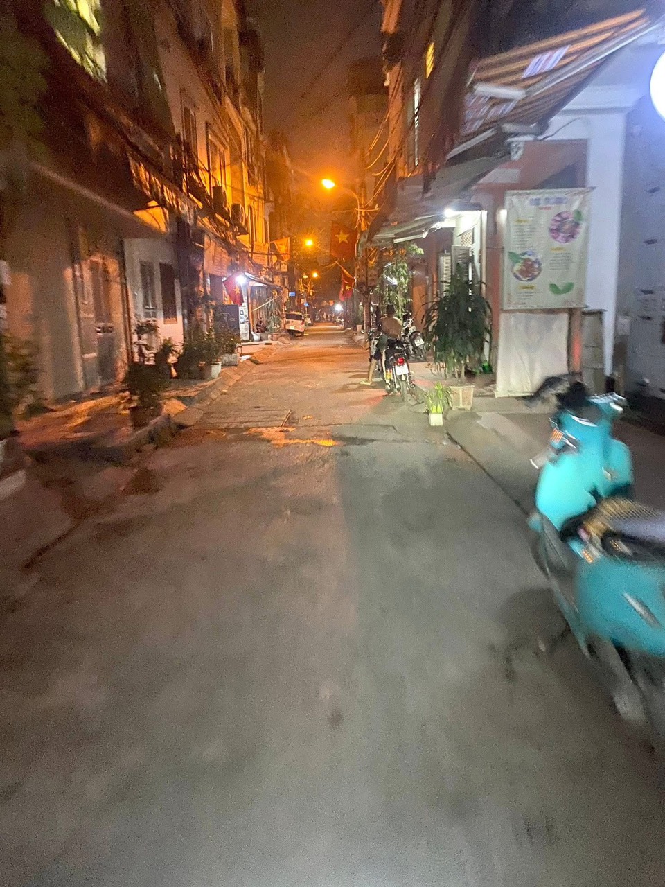  MẶT NGÕ TÂN MAI -  30M RA PHỐ - NGÕ ÔTÔ TRÁNH - 5 TẦNG THANG MÁY - GIÁ 9 TỶ 