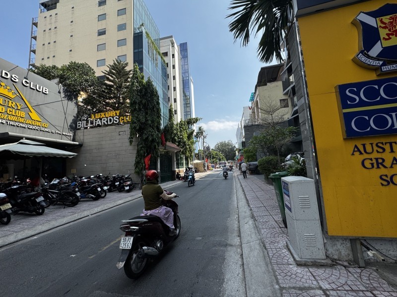  BÁN NHÀ MẶT TIỀN PHÚ NHUẬN-SÁT BÊN KHÁCH SẠN TÂN SƠN NHẤT- TÒA BUILDING -7 TẦNG CÓ HẦM THÔNG SÀN - DT 150M2 (6X25)- GIÁ 36 TỶ. 