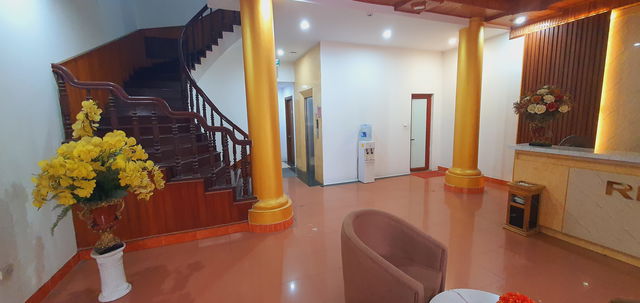  Bán nhà 5T phố trích Sài Tây Hồ Hà Nội, diện tích 215m, mặt tiền 10m, giá 85 tỷ, dòng tiền 1.5 tỷ/năm 