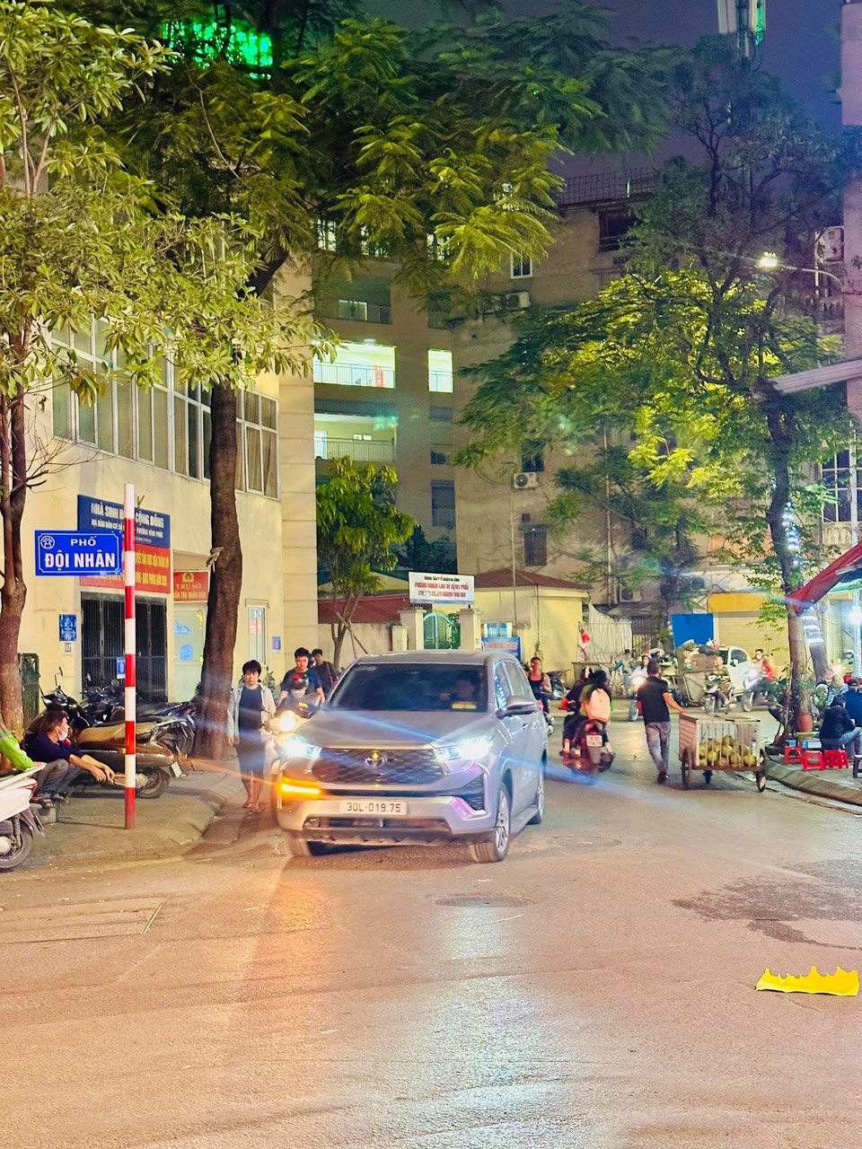  HOA HẬU BA ĐÌNH PHƯỜNG VĨNH PHÚC - NGÕ THÔNG ÔTÔ, KINH DOANH ĐỈNH - GIÁ 16 TỶ 