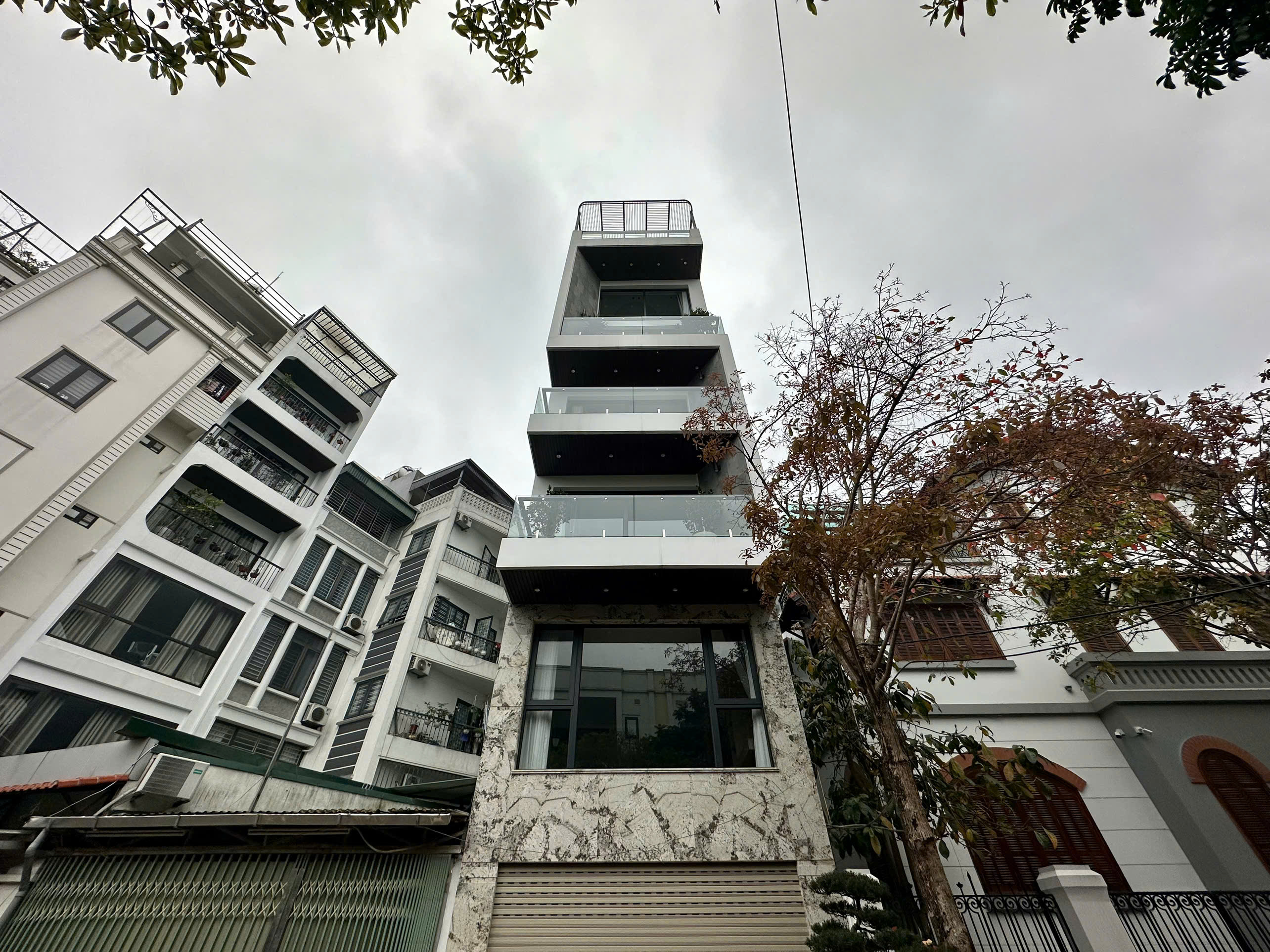  (Tin thật 100%) Bán nhà 73m2 x 8 tầng tại phố Lâm Hạ - Nội thất triệu đô - Đỉnh cao nhất Long Biên 