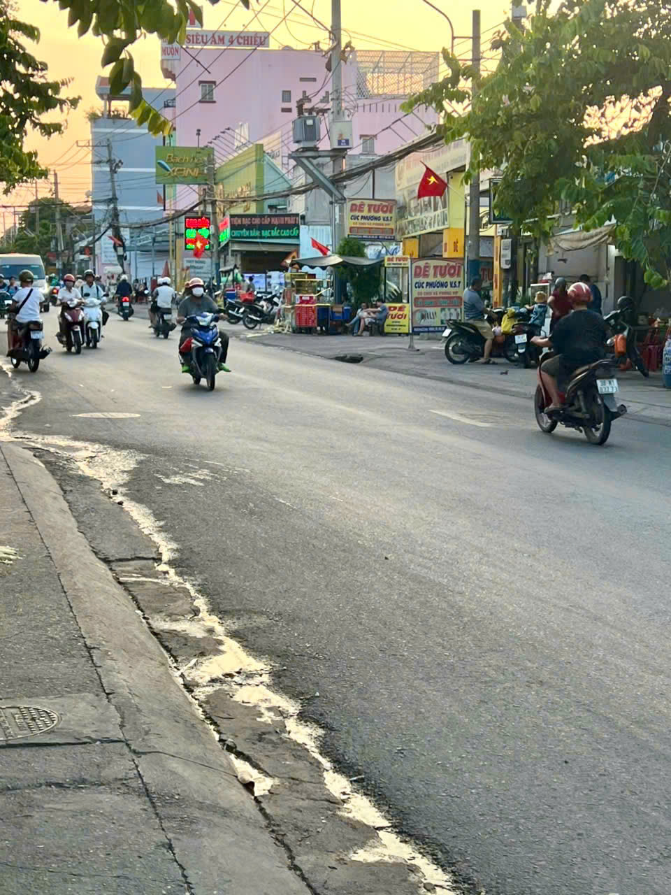  CƠ HỘI ĐẦU TƯ – NHÀ 75M2 TẶNG DÃY TRỌ 5 PHÒNG – HẺM XE HƠI LÊ VĂN TÁCH 