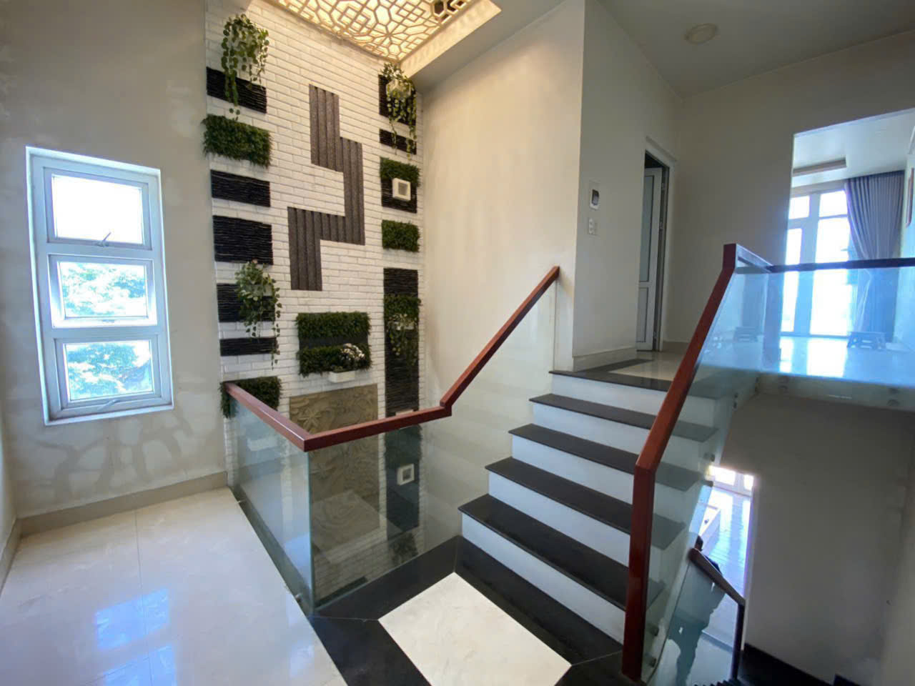  ???? NHÀ 03 TẦNG MẶT TIỀN HUỲNH THÚC KHÁNG THIÊT KẾ HIỆN ĐẠI - PHƯỜNG ĐÔNG BA VIEW SÔNG 