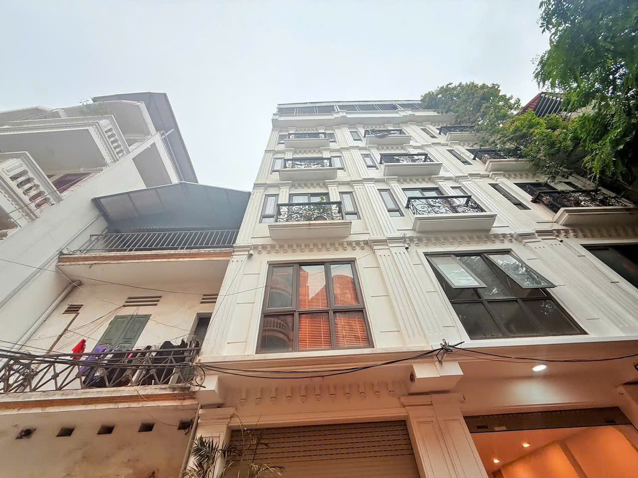  SIÊU PHẨM LẠC LONG QUÂN - VÀI BƯỚC OTO TRÁNH - 6 TẦNG MỚI FULL NỘI THẤT GIÁ 7.75 TỶ 