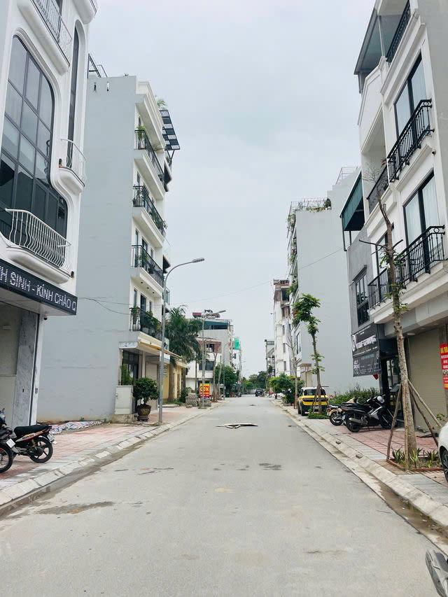  TÔI CẦN BÁN 80M2 ĐẤT TÁI ĐỊNH CƯ Ngọc Thụy -Long Biên, mặt tiền 5.6m, 24.8 tỷ. 