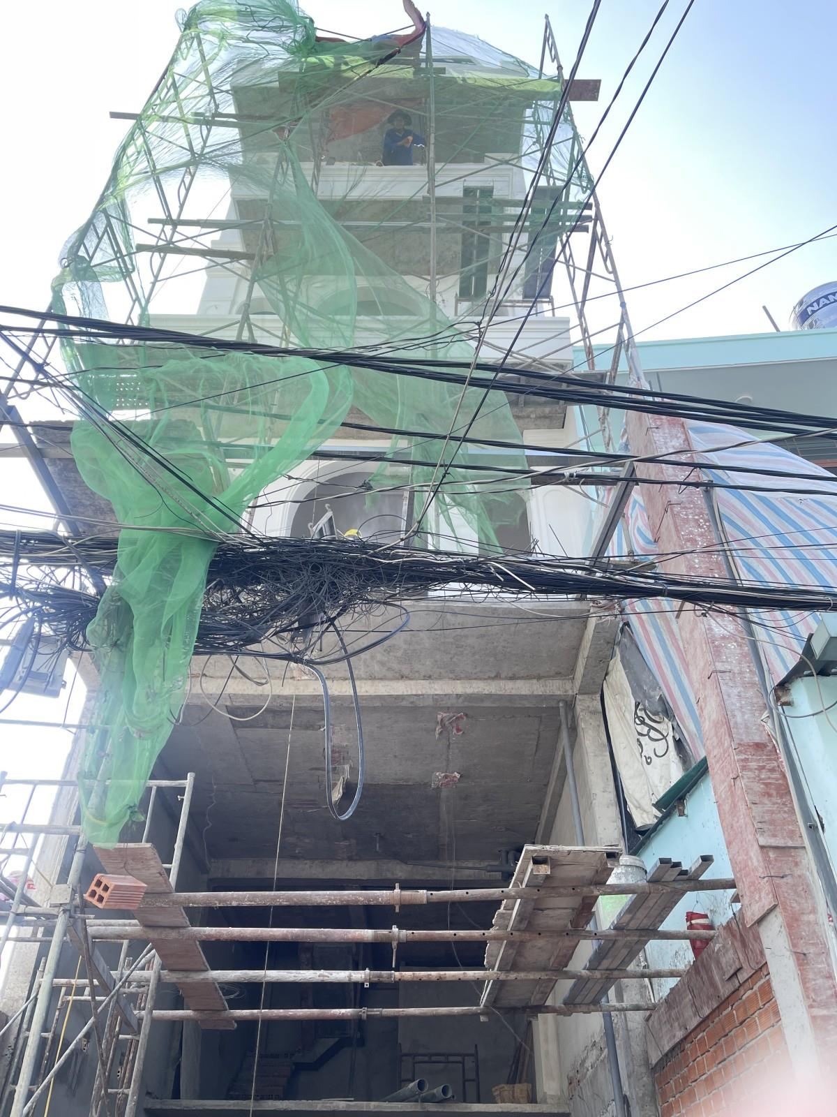  BÁN NHÀ MẶT PHỐ LÊ ĐÌNH CẨN - BÌNH TÂN - 7 TỶ - 5 TẦNG - 5PN - VỊ TRÍ VÀNG 