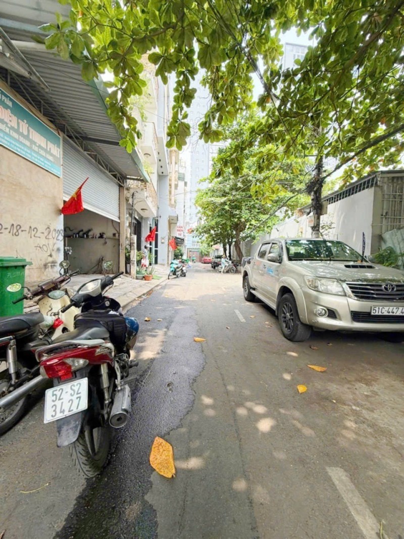  BÁN NHÀ HẺM XE HƠI -5 TẦNG - 62M2 -  ĐƯỜNG QUANG TRUNG - PHƯỜNG 8 - GÒ VẤP - GIÁ 8.89 TỶ. 