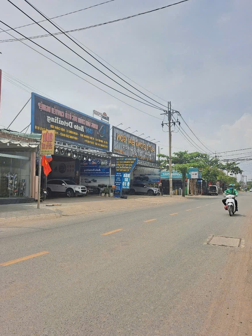  HÀNG HIẾM, 2 mặt tiền, Sát Vinhome Quận 9, DT 89m2 ( 6.4 x 15) chỉ 4 ty Hơn. 