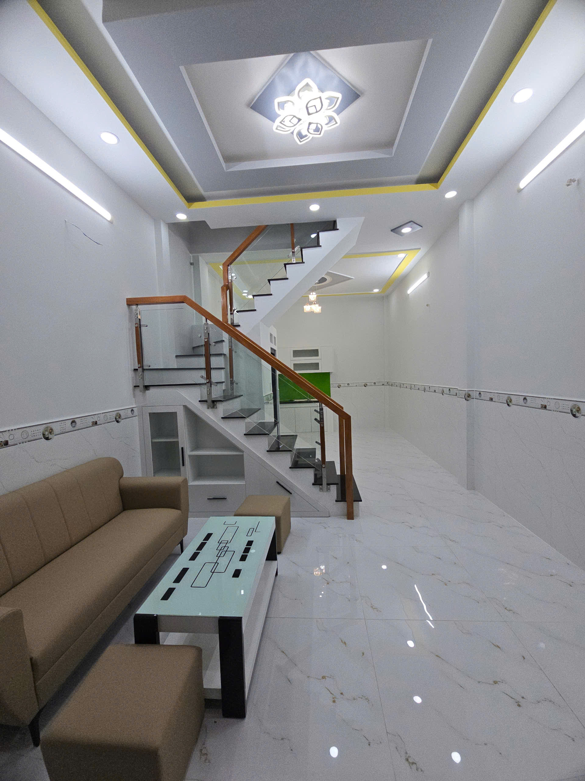  LÊ VĂN QUỚI - HẺM XE HƠI 4M - 36M2 - 2 TẦNG 2PN 2WC - CHỈ 4.05 TỶ 