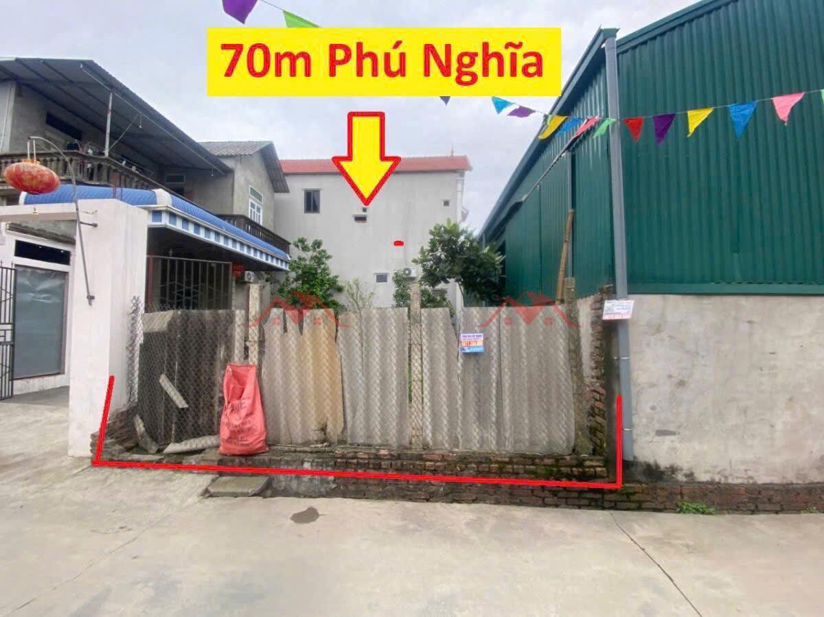  e cần bán lô đất mặt tiền đẹp 
70m đất mặt tiền + hậu 5,2m
liên hệ em : 0967594106 - 0987282011 