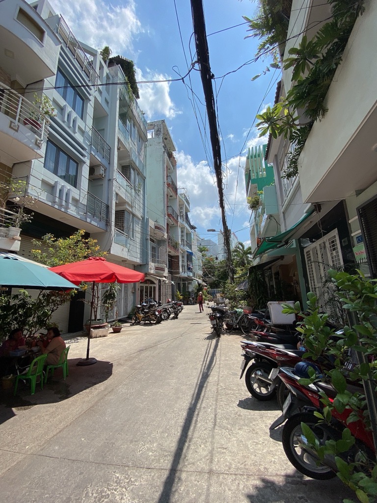  CẦN TIỀN BÁN GẤP NHÀ HXH NGUYỄN THỊ TẦN, P2 Q8, Dt: 50m2( 4 X 12m) 3TẦNG, Chỉ 8.8 Tỷ 