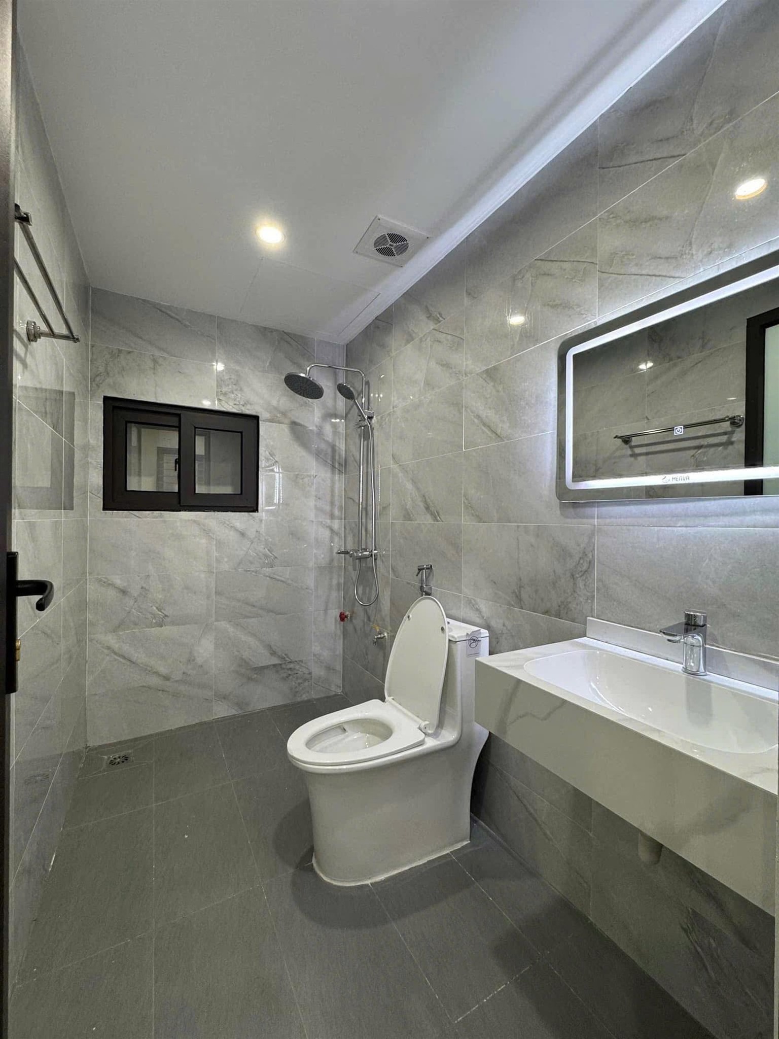  Bán nhà phân lô Hoàng Văn Thái – Khương Trung, 63m², 5 tầng, gara ô tô 