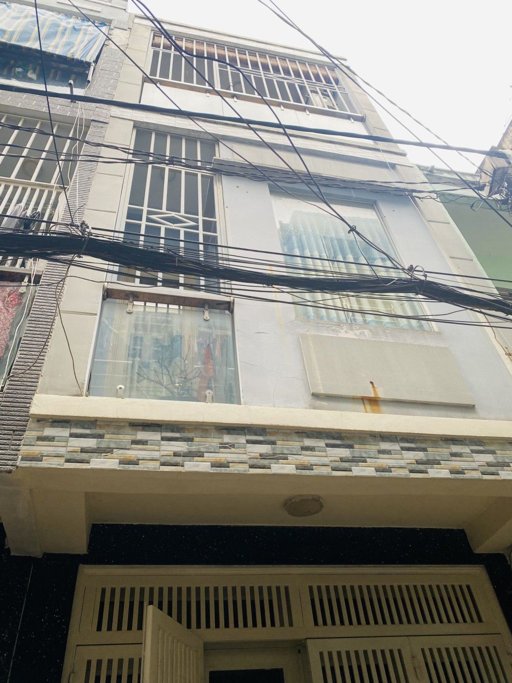  QUẬN 4 - HOÀNG DIỆU - HẺM THÔNG TRƯỚC NHÀ 4M - 3T BTCT - SỔ VUÔNG A4 - CHỈ NHỈNH 4,x TỶ. 