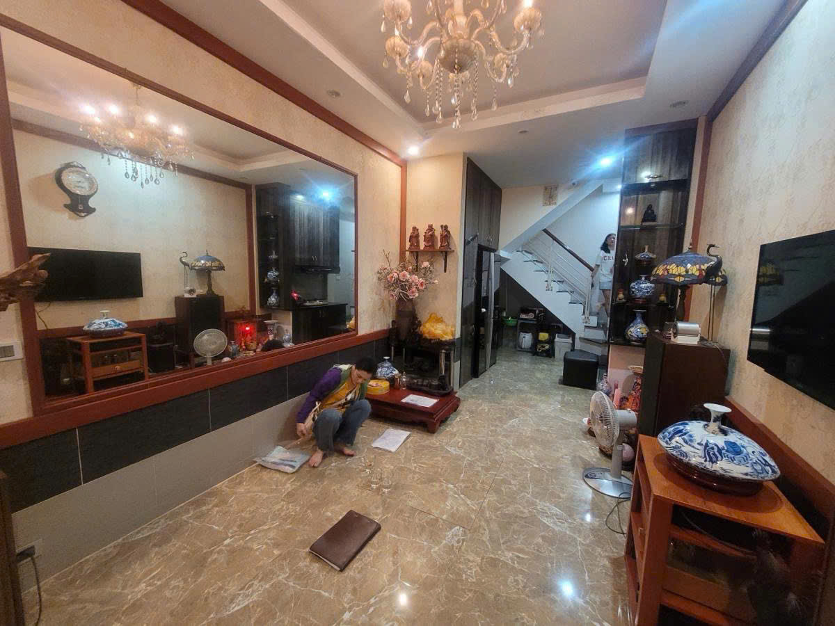  Bán nhà Tôn Đức Thắng phân lô sát phố - 2 thoáng 30m 5 tầng giá 7.6 tỷ 