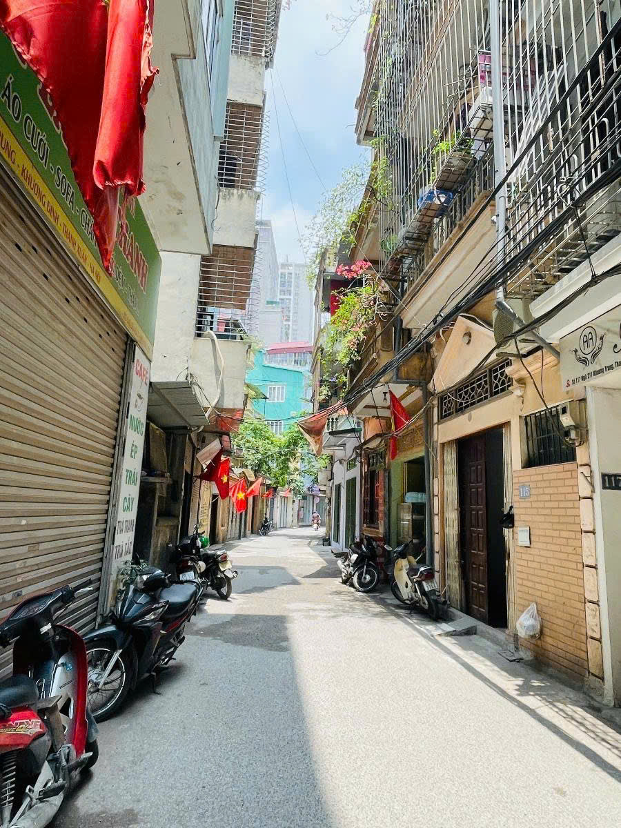  NHÀ ĐẸP KHƯƠNG TRUNG THANH XUÂN - FULL NỘI THẤT- NGÕ Ô TÔ - 43M2 GIÁ NHỈNH 10 TỶ 