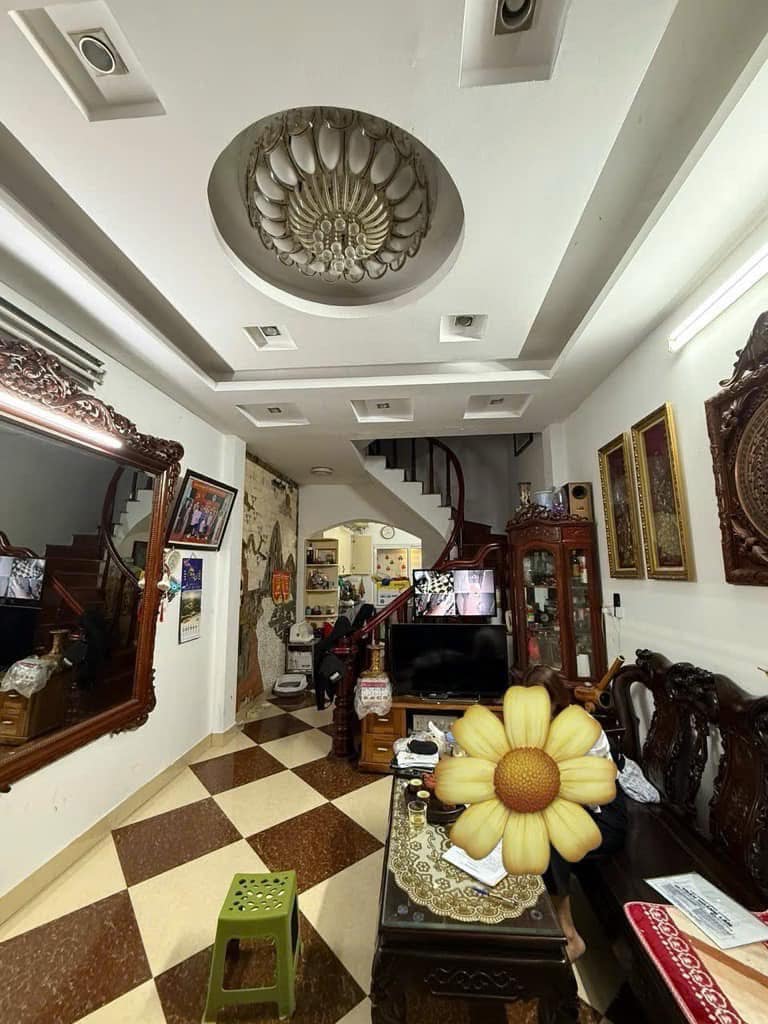  Bán nhà Nguyễn Viết Xuân, hiếm ,dân trí cao, ngõ an ninh , 40 m2, nhỉnh 8 tỷ. 