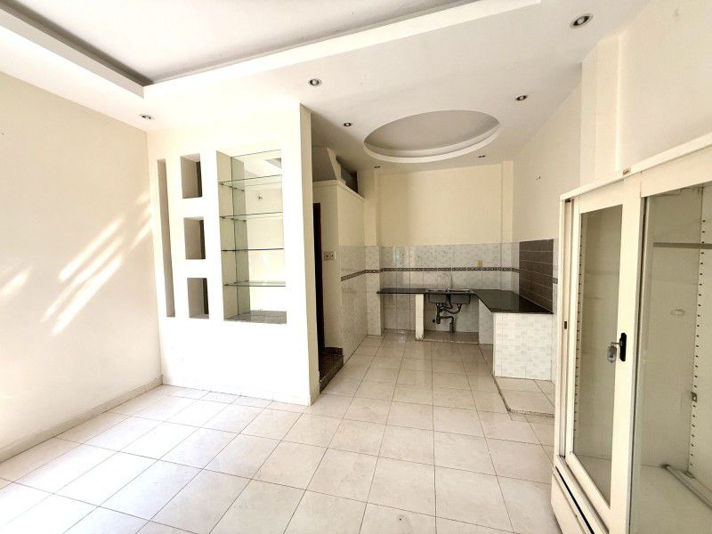  HẺM XE TẢI ĐỖ TRƯỚC NHÀ 6M XÔ VIẾT NGHỆ TĨNH GIÁP Q1 VÀI BƯỚC CHÂN 33M (5 X 6,5) ĐẦU TƯ BAO LỜI - GIÁ TỐT NHẤT KV - CHỈ 4.5 TỶ 