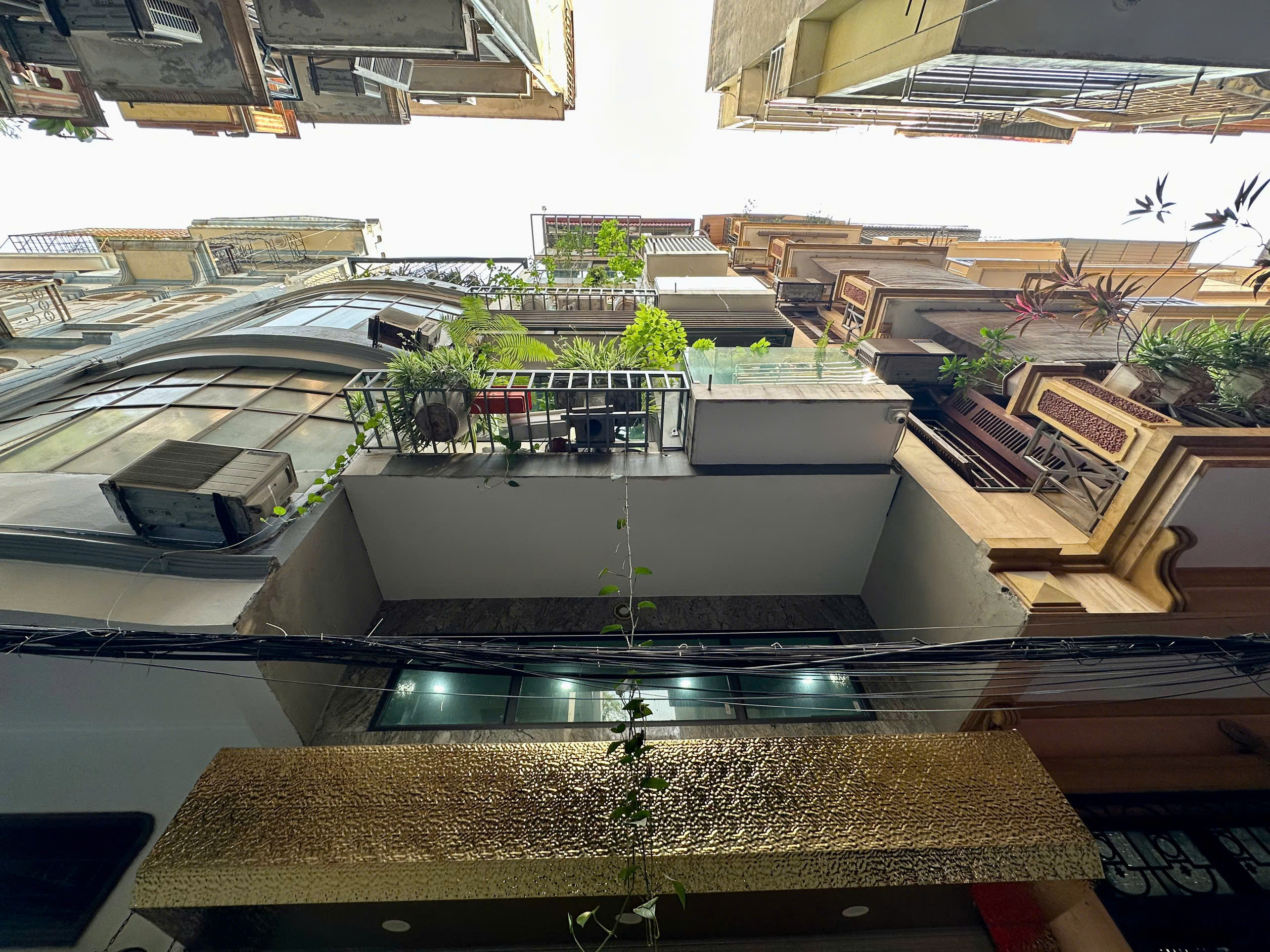  (Tin thật 100%) Bán nhà 40m2 x 6T tại Nguyễn Chí Thanh - Phân lô ô tô tránh - Nhà để ở kết hợp KD 