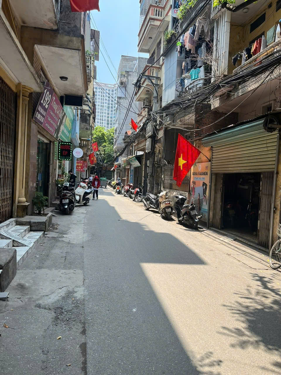  NHÀ DÂN XÂY 4 TẦNG CŨ MẶT NGÕ THÔNG  Ô TÔ KINH DOANHH Vũ Hữu 36/41m2,mặt tiền 3.5m, 13.9 tỷ Thanh Xuân. 