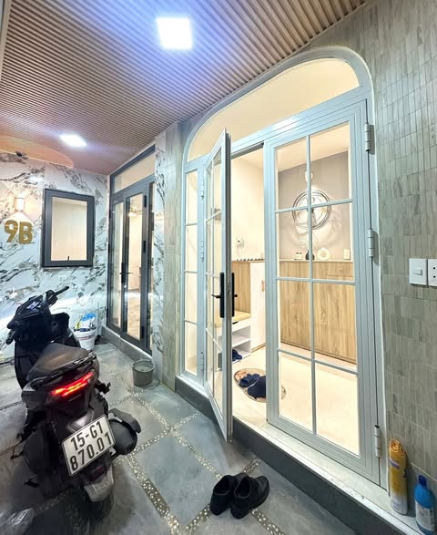  SIÊU PHẨM BA ĐÌNH – NHÀ 7 TẦNG THANG MÁY – NGÕ THÔNG – GẦN PHỐ, GẦN HỒ – SÁT LĂNG BÁC – GIÁ CHỈ 8.2 TỶ 