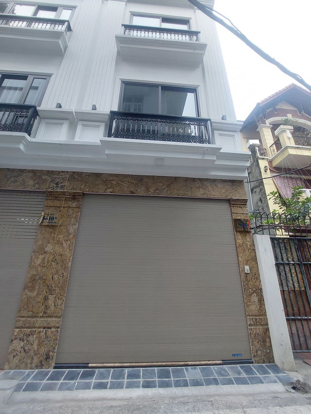  NHÀ MỚI NGÕ THÔNG Ô TÔ VÀO NHÀ Nguyễn Sơn 50m2,X 5 tầng, mặt tiền 3.7m, 15.9 tỷ Long Biên. 