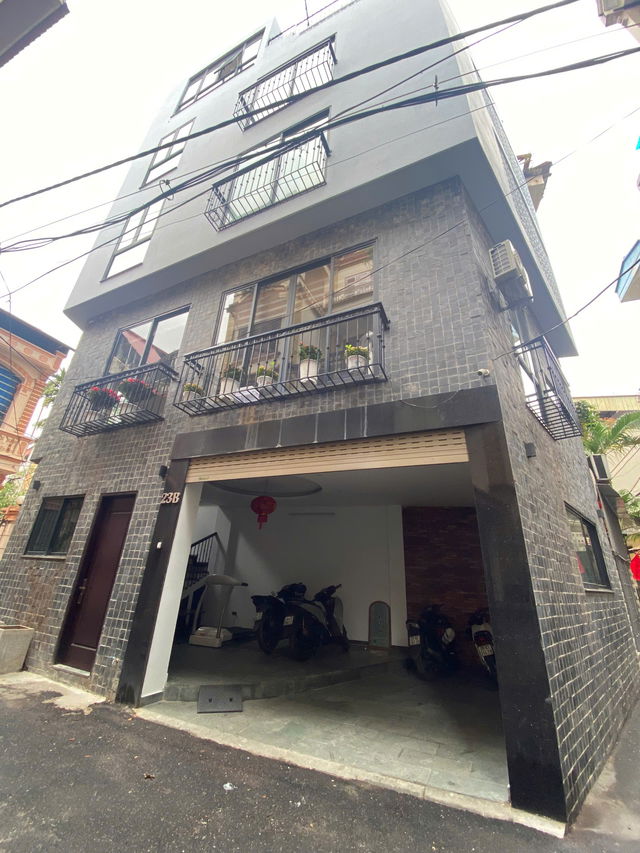  NHÀ MỚI Ô TÔ VÀO NHÀ FULL NỘI THẤT Nguyễn Văn Cừ 45m2,X  5 tầng,MT  13m, 14 tỷ Long Biên 