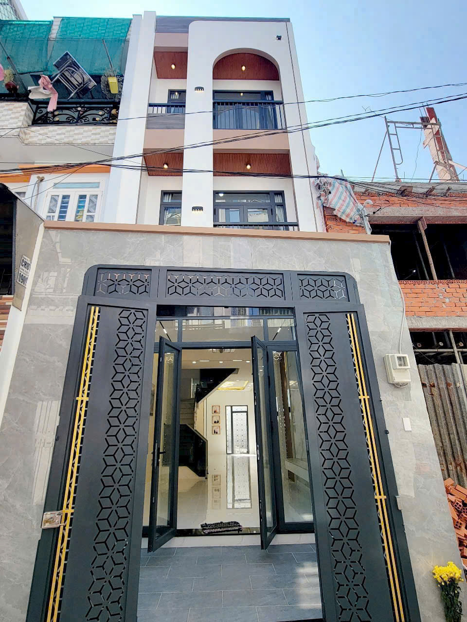  Cần bán nhà HXH đường Hương Lộ 2, P. Bình Trị Đông A, Q. Bình Tân. Diện tích 4x17.5m, giá chỉ 5.8 tỷ. 