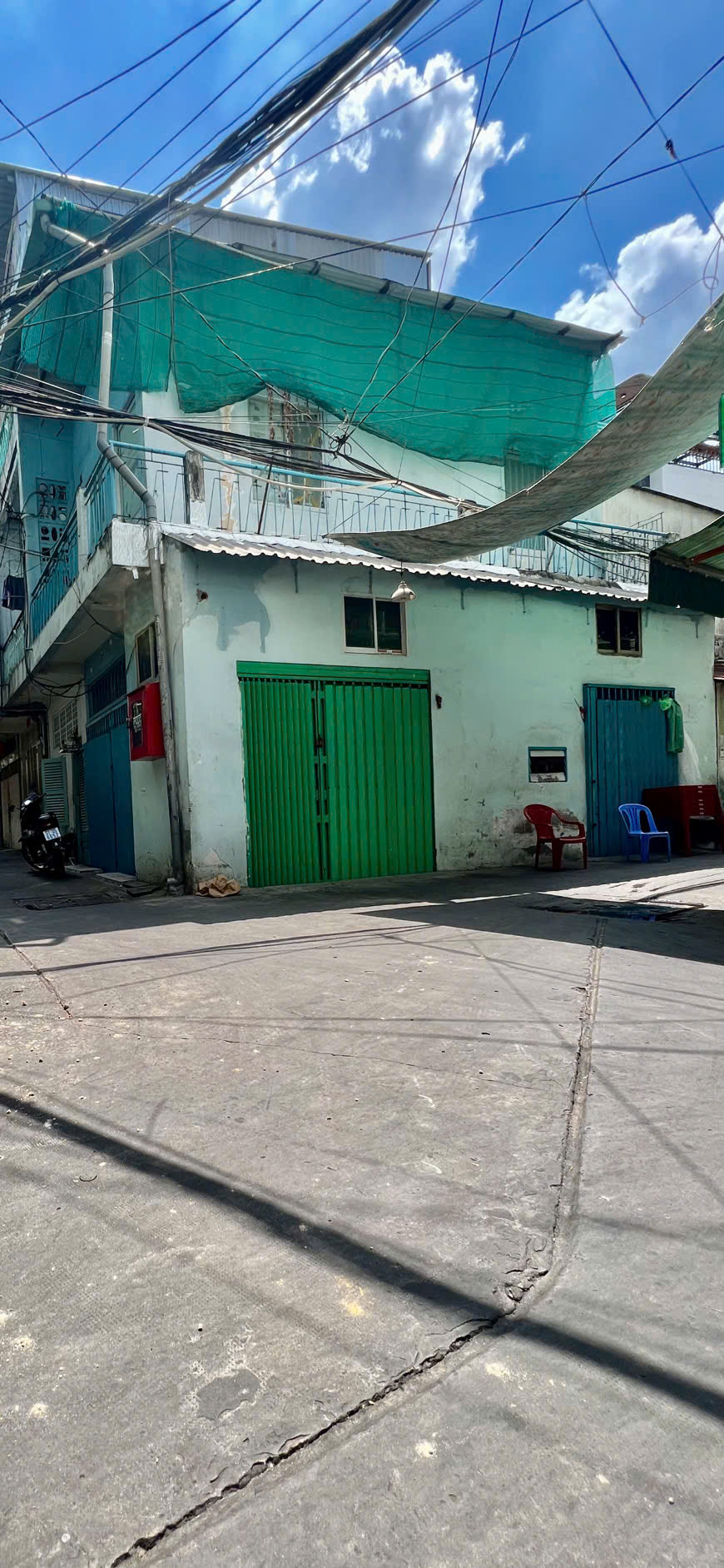  Căn góc 02 mặt tiền Hoàng Diệu 

cách mặt tiền 30 m 

NGANG 4.5 DÀI XX CÓ 4 TỶ 