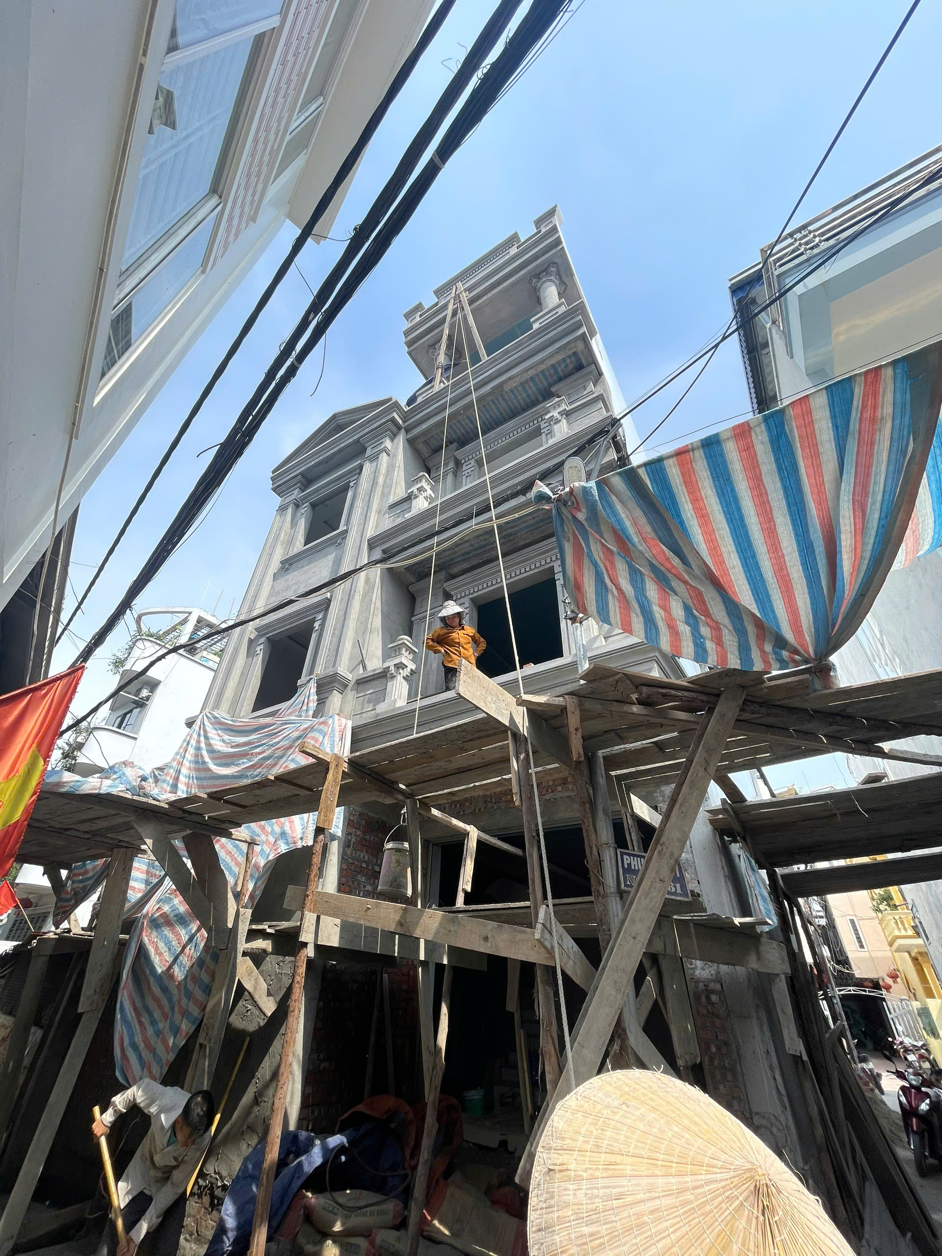  Siêu phẩm mặt ngõ thông lô góc độc lập tại Phương Lưu . Lh 0789375179 