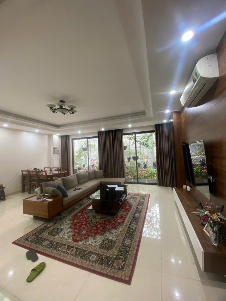  Nhà 5 tầng thang máy phố Võ Chí Công, Tây Hồ, ô tô qua nhà, 42m, mặt tiền gần 5m, 11 tỷ 