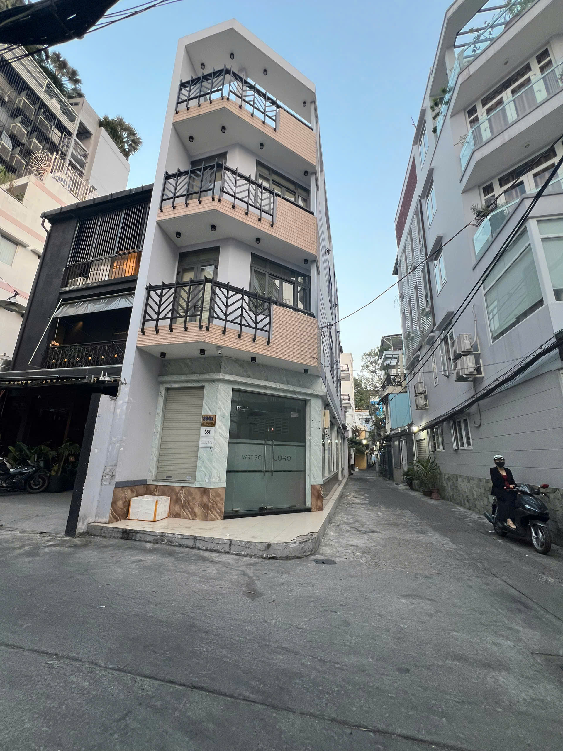  Bán Nhà HXH Mặt Tiền Đường Tôn Thất Tùng, Quận 1 - 4x19m - 25 Tỷ 