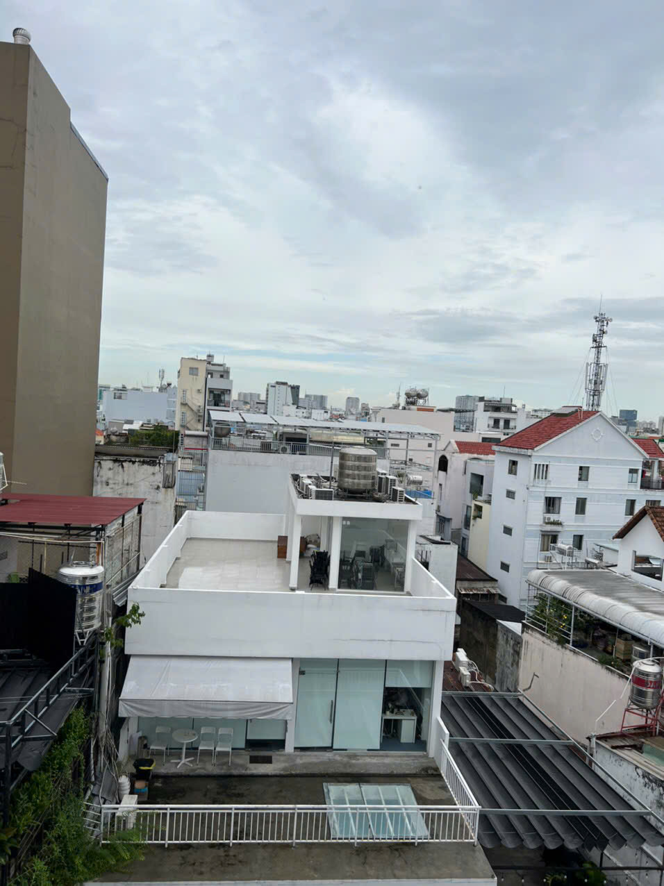  Bán nhà mặt tiền đường Nguyễn Văn Mai, P.8, Q.3. Diện tích 5x20m, giá 38 tỷ. 