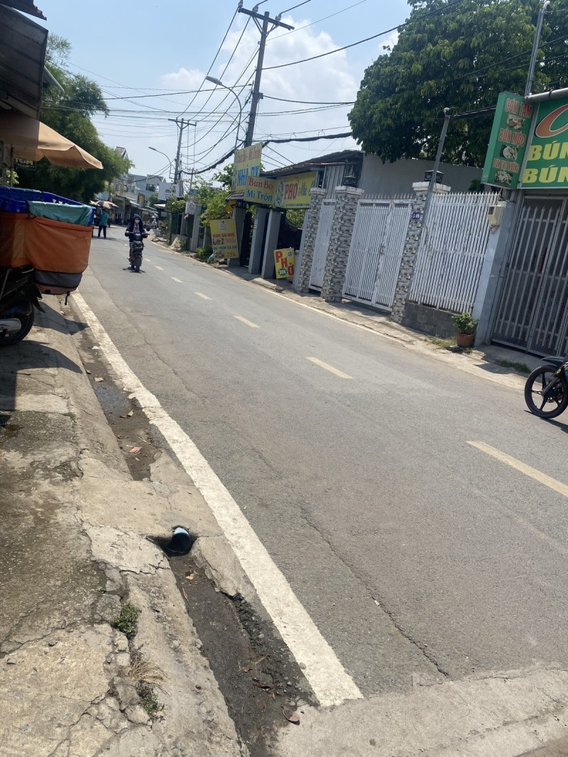  Gấp Bán 605M2 Đất Full Thổ, Ngang 20M, Đường Lã Xuân Oai-Long Trường. Thủ Đức 