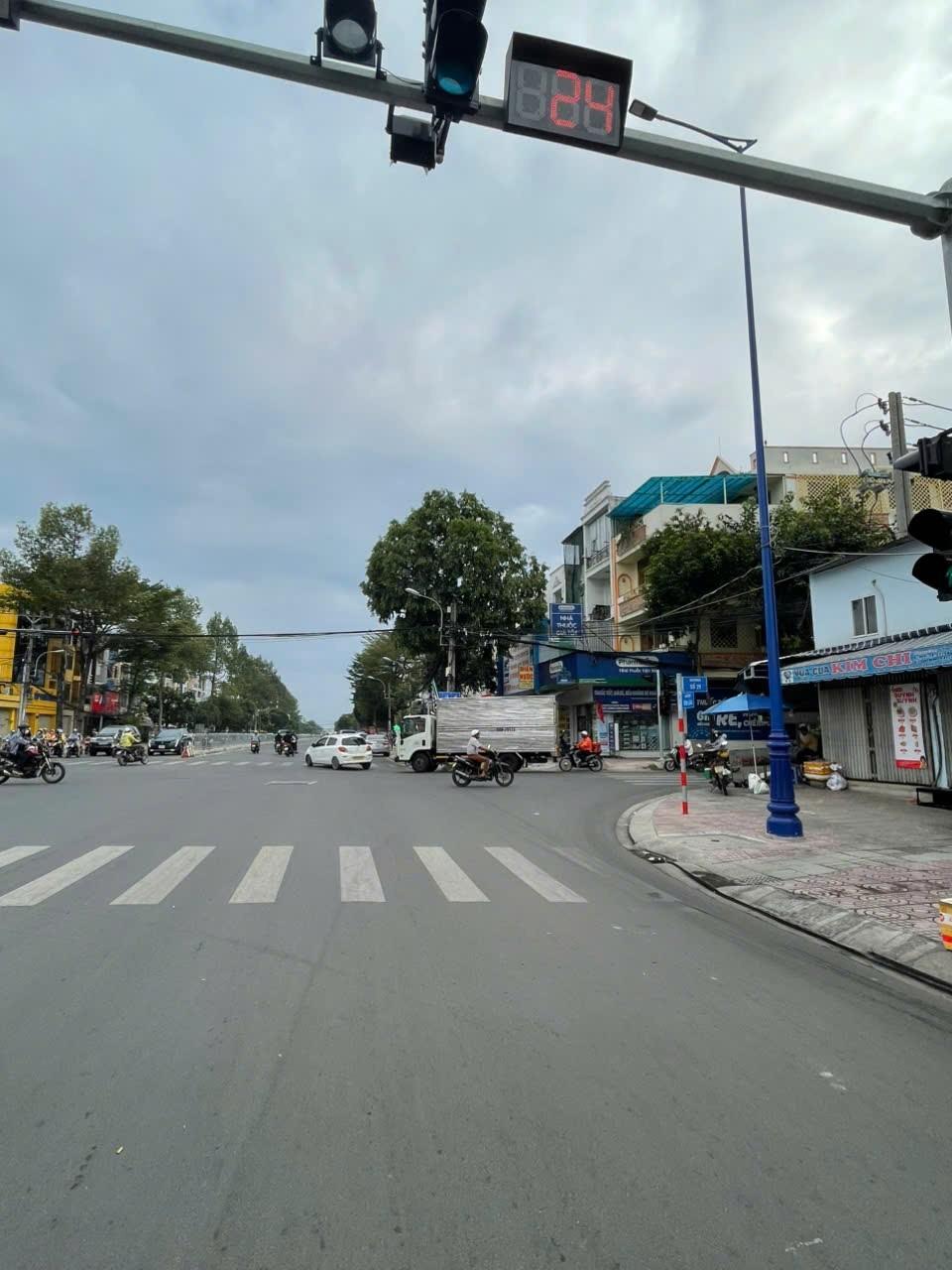  BÁN NHÀ MẶT PHỐ BÌNH TRỊ ĐÔNG - 80M2 - 4 TẦNG - 5PN - 6WC - 18 TỶ - SỔ HỒNG CHÍNH CHỦ 