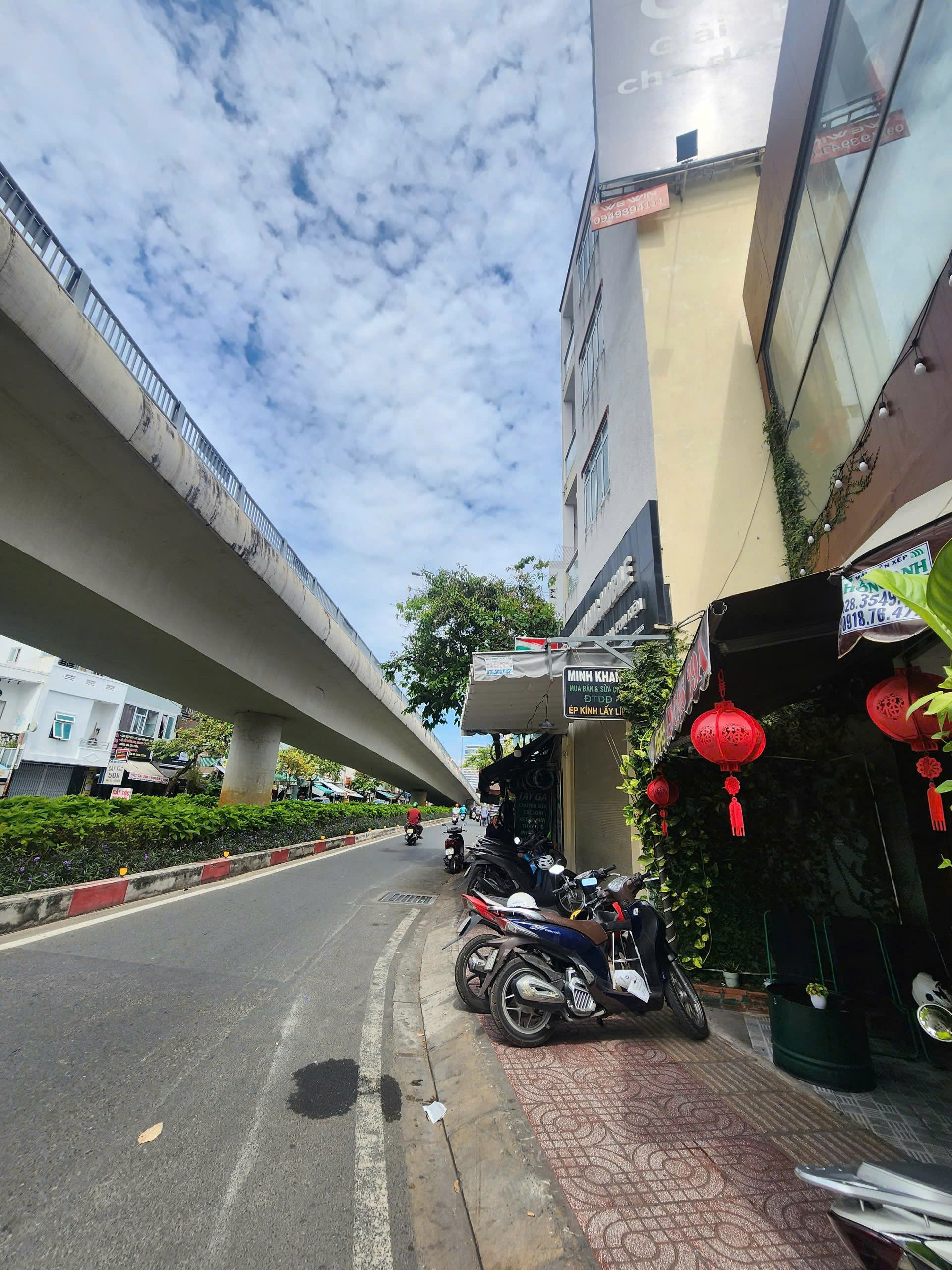  Cần bán nhà mặt tiền đường Ngô Tất Tố, P.22, Q. Bình Thạnh, 6x7m, giá 12 tỷ 