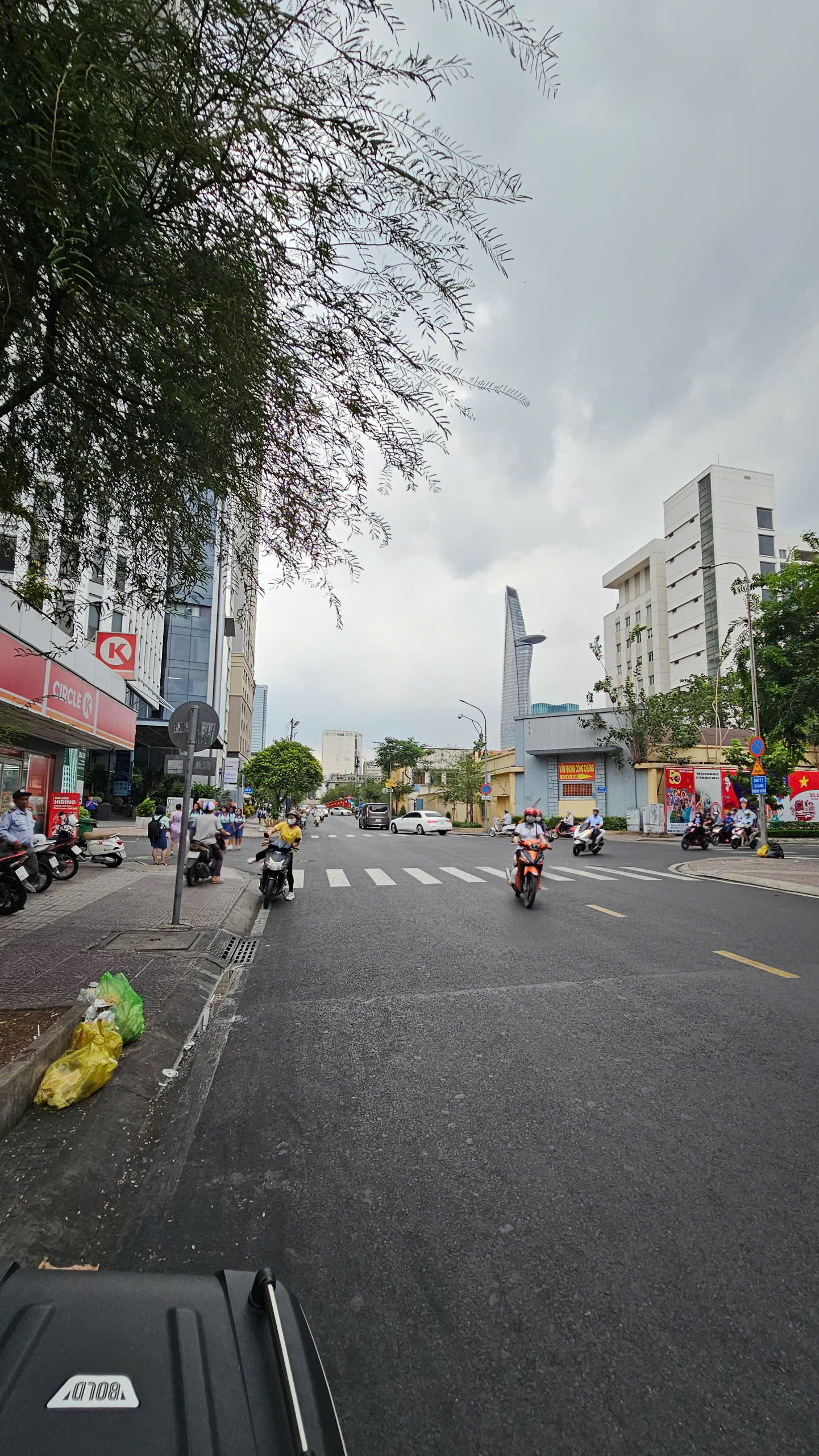  MẶT TIỀN HOÀNG DIỆU VIP Q4 
NGANG 4.2 X 26 CÓ 150 TRIỆU M2 