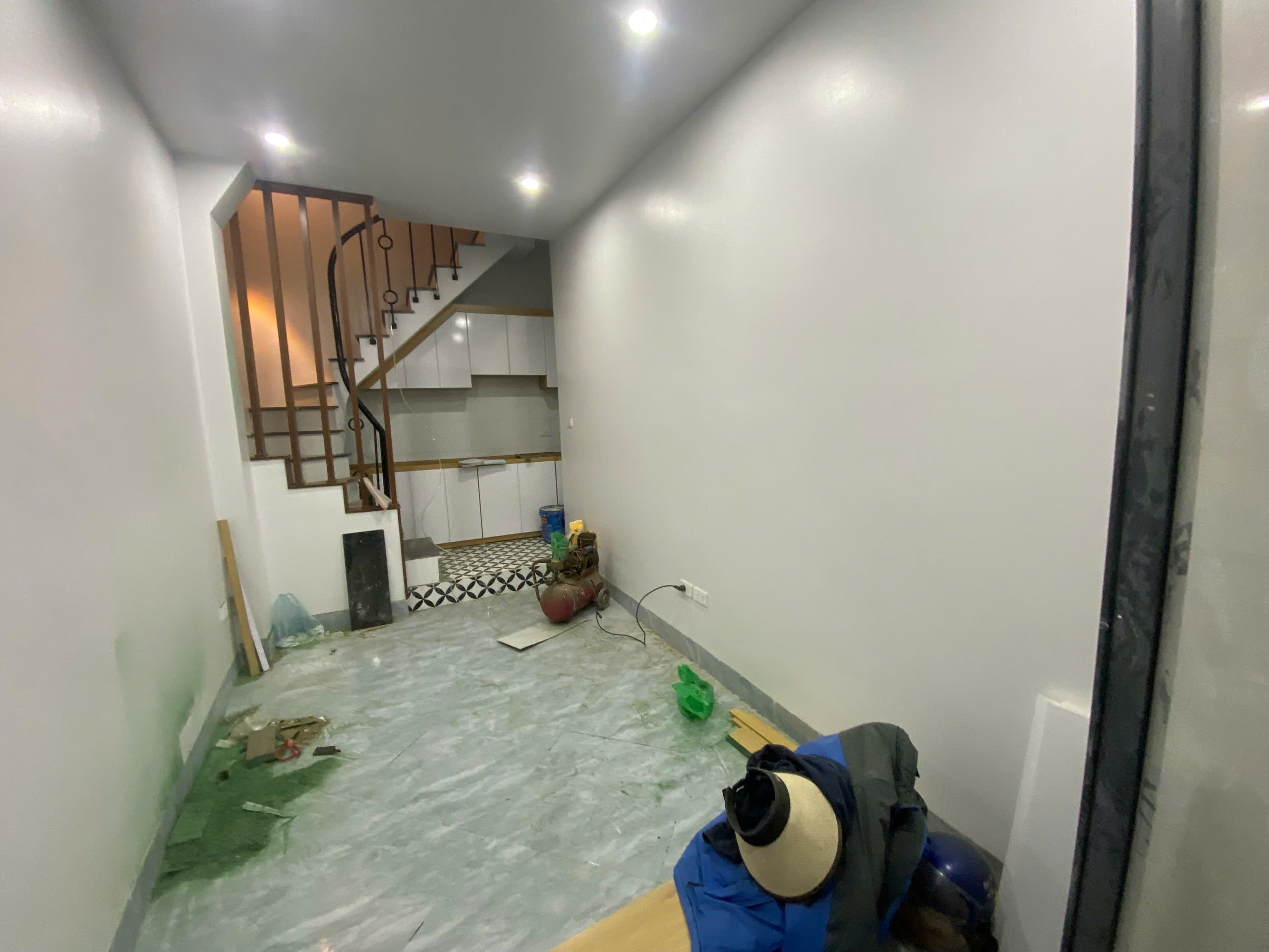  Bán gấp nhà Đống Đa, 5 tầng, 3 phòng ngủ, vị trí trung tâm, giá 4.9 tỷ 