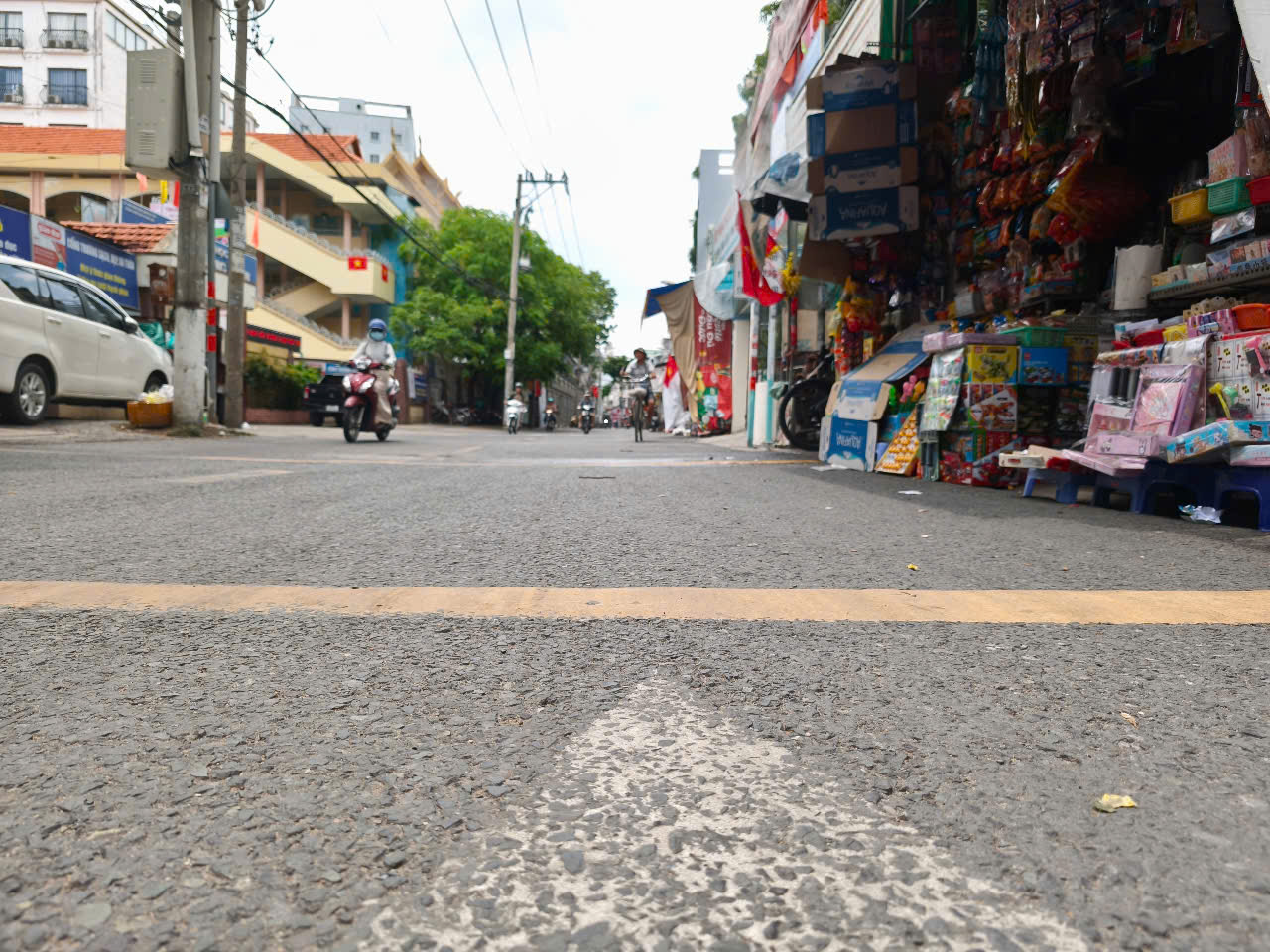  54m2 - 1
 54m2 - 3
 54m2 - 4
 54m2 - 5
 54m2 - 6
 
 Nhà Mới 3 Tầng ngay chợ vườn lài, Xe Hơi Sổ Vuông 54m2 Gía 6,1 Tỷ Thương Lượng 