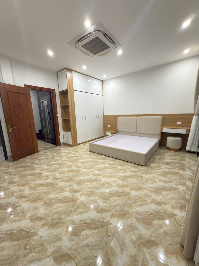  Bán nhà 5 tầng thang máy mặt ngõ phố Thụy Khuê, Tây Hồ, ô tô lùi cửa, ngõ nông, 40m, 11.5 tỷ 