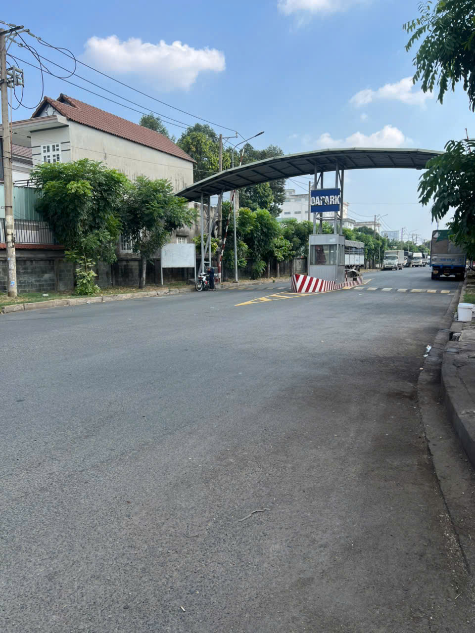  ????ĐẤT MẶT TIỀN– NGAY TRUNG TÂM PHƯỜNG ĐÔNG HÒA. 